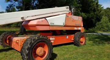 Snorkel TB80 80ft Articulating Boom Lift w/ cummins diesel