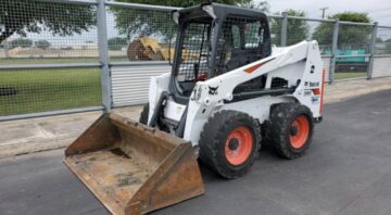 Bobcat s630 Skid Steer Wheel Loader w/ Breaker or bucket