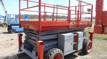 Skyjack SJ8831 RT Scissor Lift w/ Disc Brakes