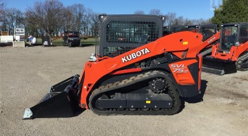 Kubota SVL75 Track Loader Skid Steer w/ new tracks